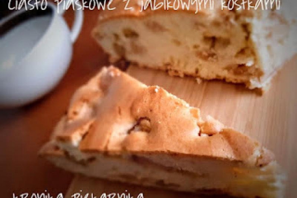 Ciasto piaskowe z kosteczkami jabłek