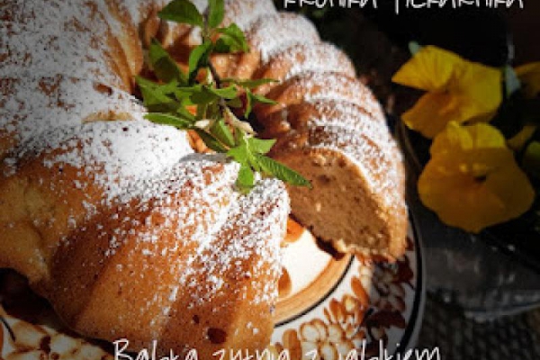 Babka pszenno - żytnia z jabłkami