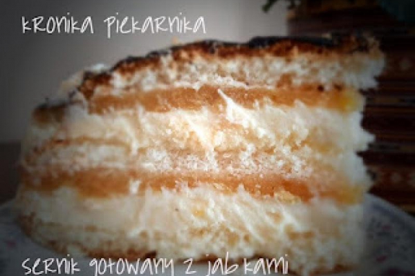 Sernik gotowany z jabłkami - warstwowy