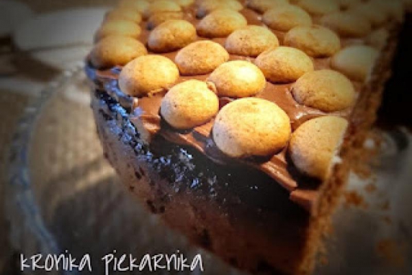 Tort czekoladowo - kawowy z nutą powideł