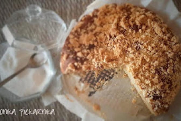 Ciasto drożdżowe z jabłkami i kruszonką