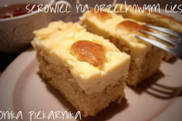 Serowiec na orzechowym cieście