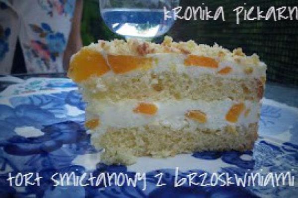 Tort śmietanowy z brzoskwiniami
