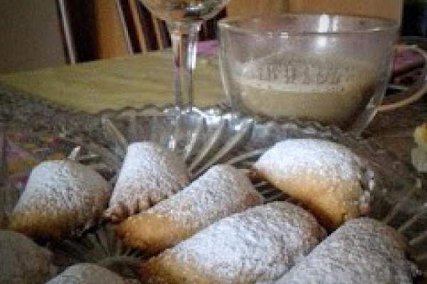 Kruche pierożki z konfiturą