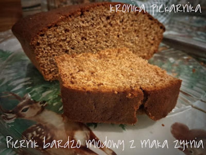 Piernik bardzo miodowy z mąką żytnią