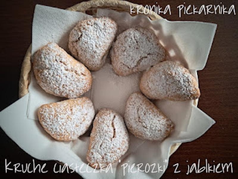 Ciasteczka kruche  pierożki  z jabłkami