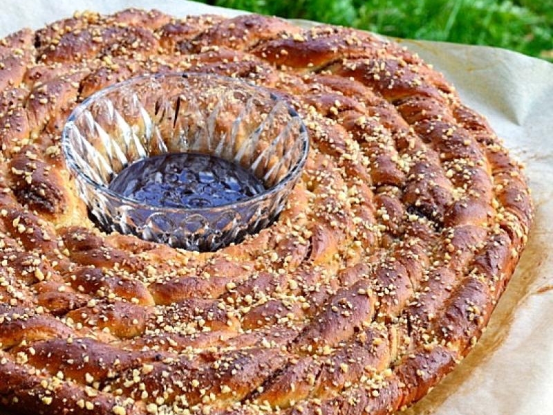 Drożdżówka do odrywania orzechowo-cynamonowa