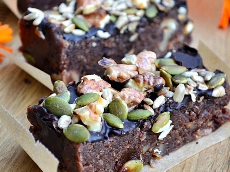 Daktylowe batoniki z orzechami