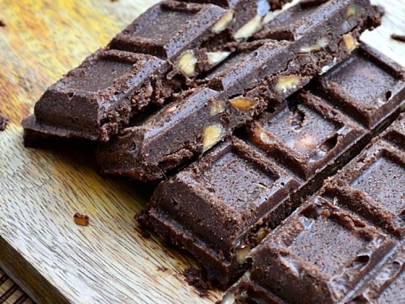 Czekolada daktylowa z migdałami