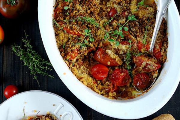 Crumble z pomidorami