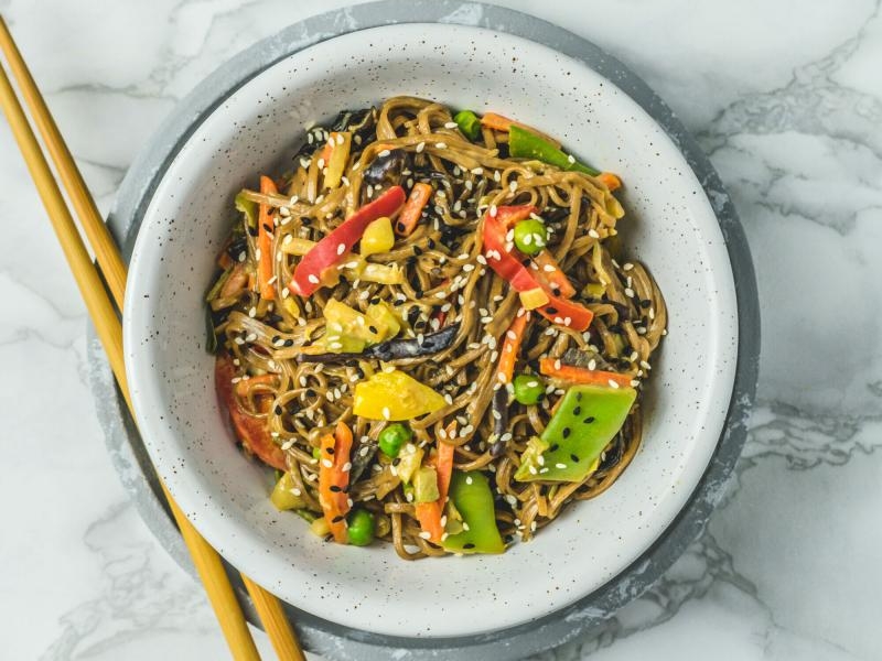 Makaron soba z warzywami