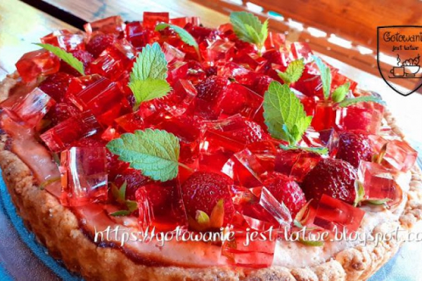Tarta truskawkowa z galaretką