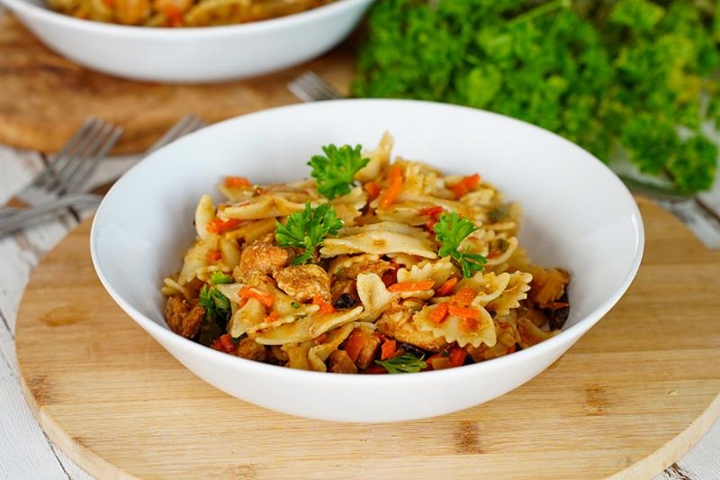 Makaron z kurczakiem po chińsku