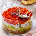 Warstwowa sałatka z...