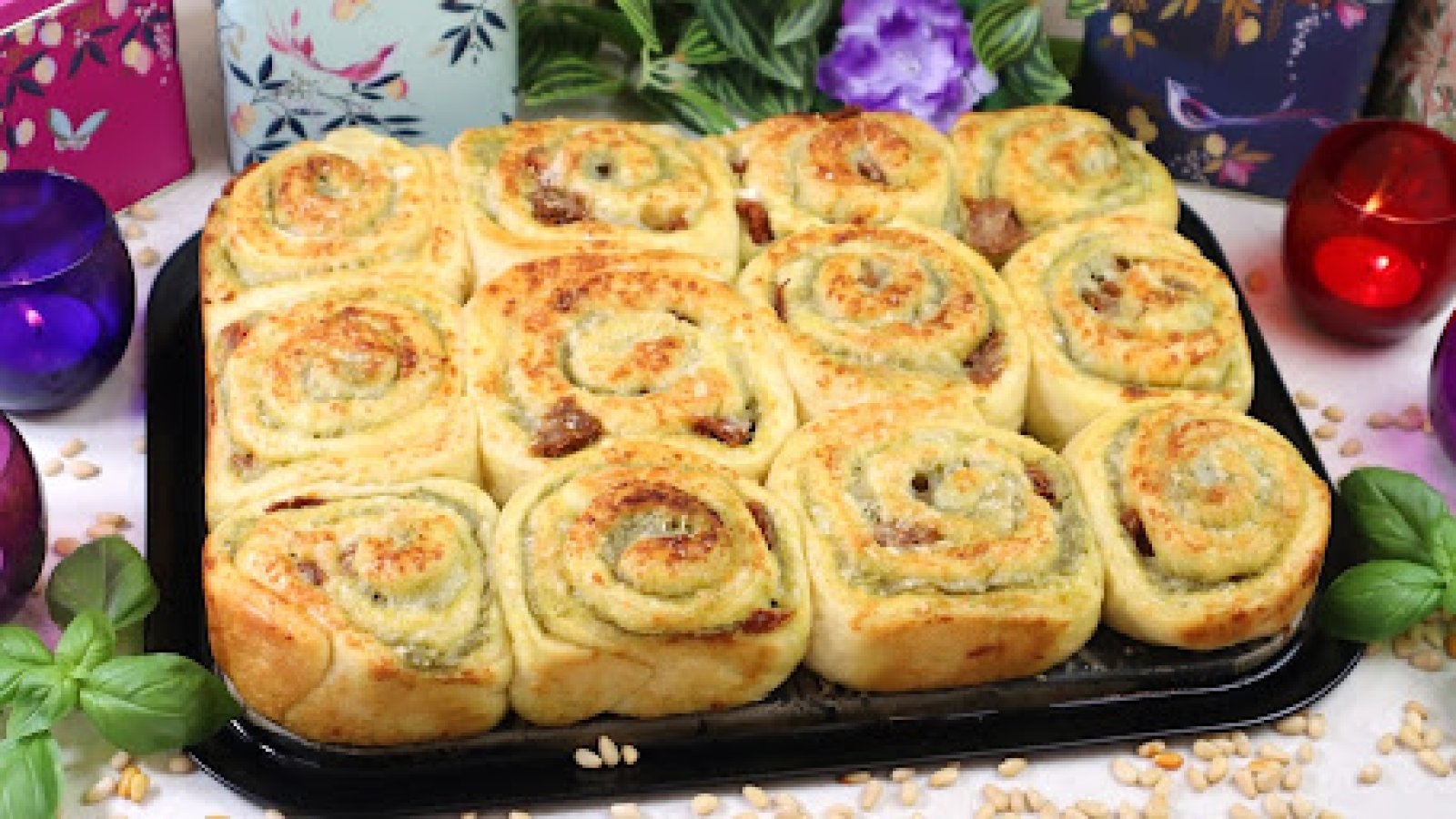 Zawijane bułeczki z pesto i mozzarellą