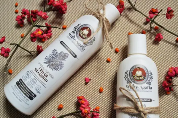 Kosmetyczni Ulubieńcy - Cedrowy szampon i odżywka do włosów  firmy Receptury Babuszki Agafii z serii White Agafia