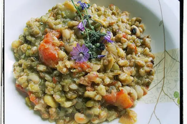 Kasza z nasionami strączkowymi (danie z Lukki) - Farro-Bean Soup From Lucca Recipe - Zuppa alla Lucchese