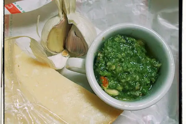 Pesto z pokrzywy - Nettle Pesto Recipe - Pesto all ortica