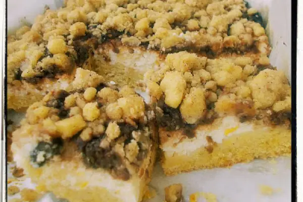 Ciasto z ricottą, morwami i posypką - Mulberry Crumble Cake With Ricotta -  Torta ricotta, more di gelsi e crumble