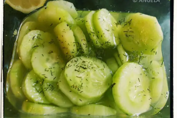 Mizeria słodko-kwaśna wg Babci Anieli - Cucumber Salad Mizeria by Grandma Aniela - Insalata di cetrioli in agrodolce di nonna Aniela