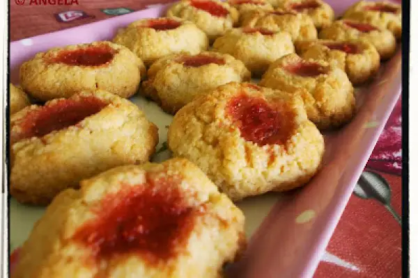 Ciastka ryżowe z musem truskawkowym - Rice and Strawberry Mousse Cookies - Biscotti alla crema di riso con mousse alle fragole