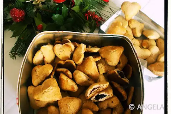 Pierniczki nadziewane marmoladą lub czekoladą - Stuffed Spice and Honey Tea Cakes - Biscotti speziati al miele con ripieno di marmellata o cioccolato