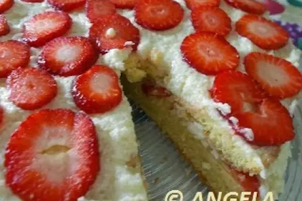 Biszkopt z masą cytrynową i truskawkami - Lemon and strawberries sponge cake - Pan di Spagna con la crema al limone e fragole