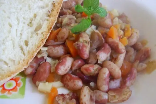 Fasola kolorowa z warzywami - Kidney beans with vegetables - Fagioli colorati con le carote, aglio e cipolla