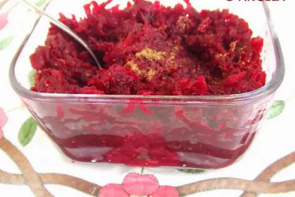 Sałatka z czerwonych buraczków - Beetroot salad - Insalata di barbabietole rosse