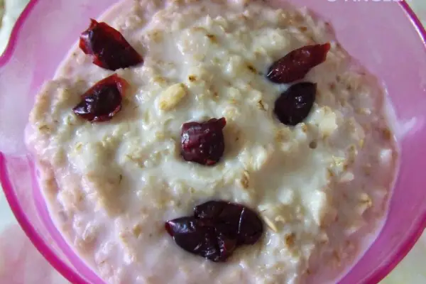 Owsianka z otrębami - Porridge with oat bran -  Zuppa d avena con crusca d avena