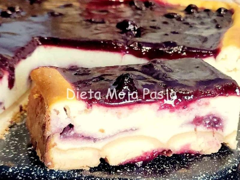 Sernik z dżemem na wierzchu