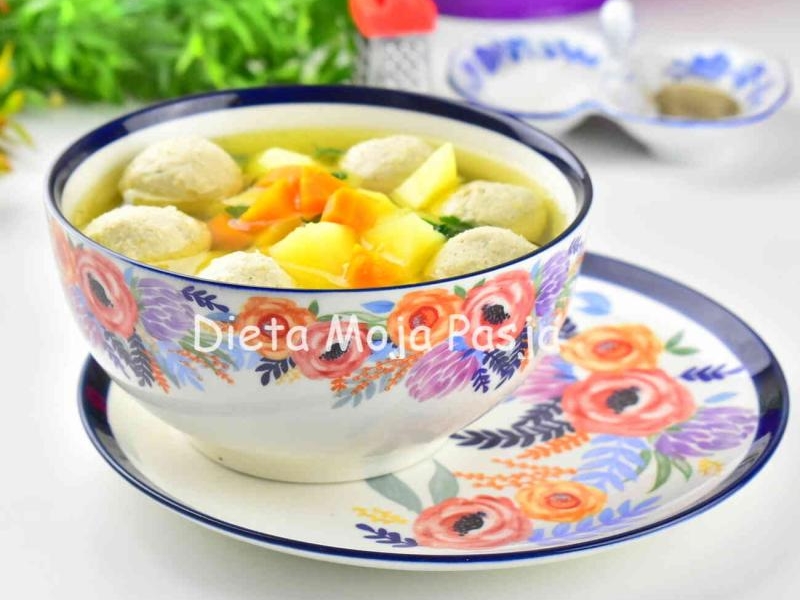 Jarzynowa zupa klopsikowa