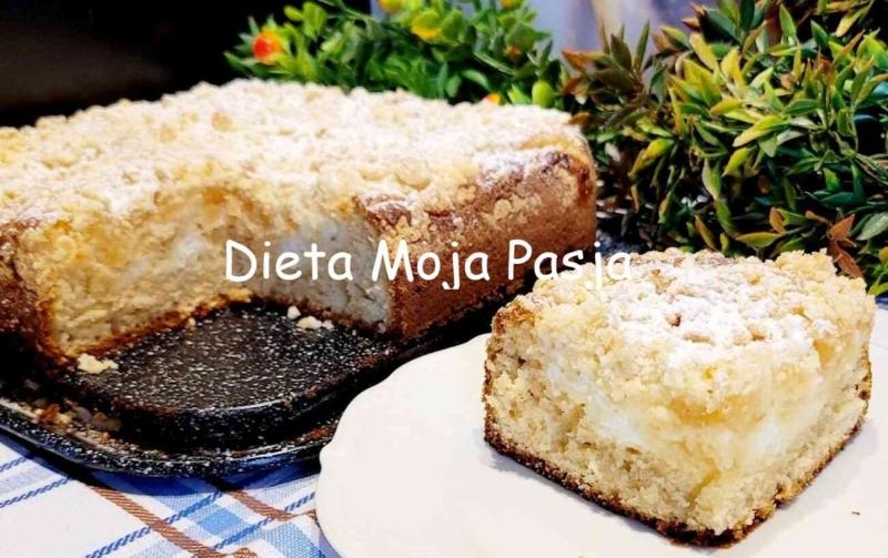 Szybkie ciasto z jabłkami i twarogiem