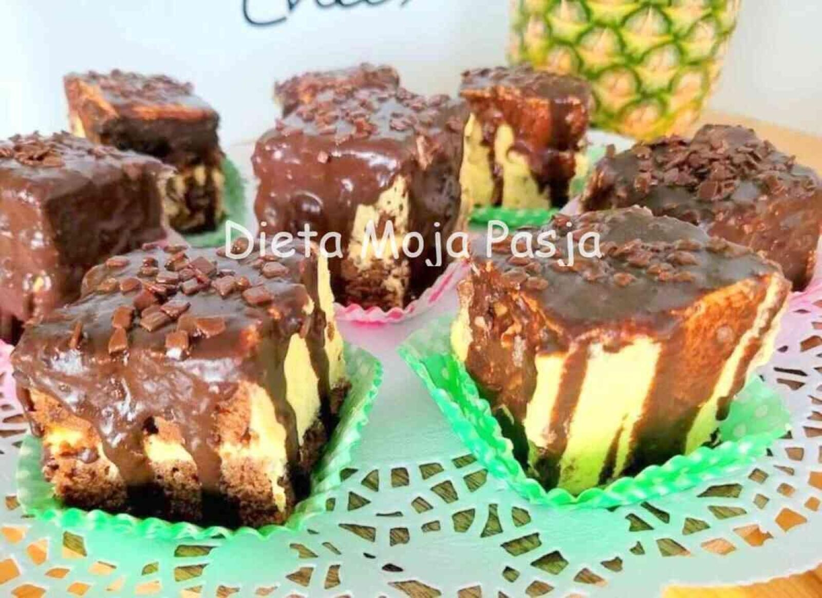 Ciastka murzynki z kremem i polewą