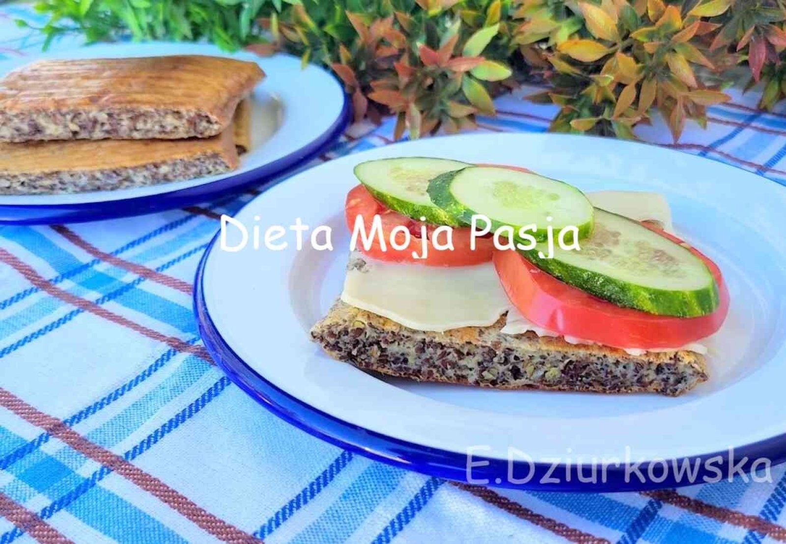 Chlebki z serka wiejskiego i jajek z opiekacza