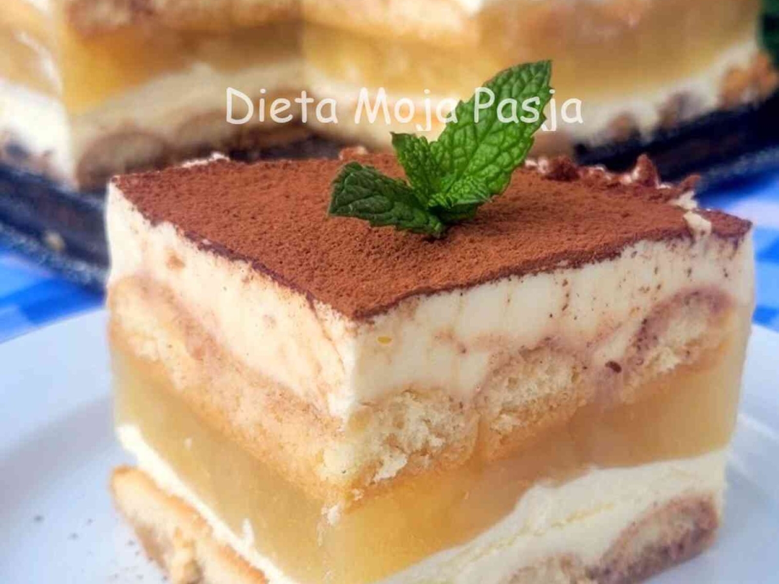 Tiramisu z jabłkami – przepis na jesienny deser