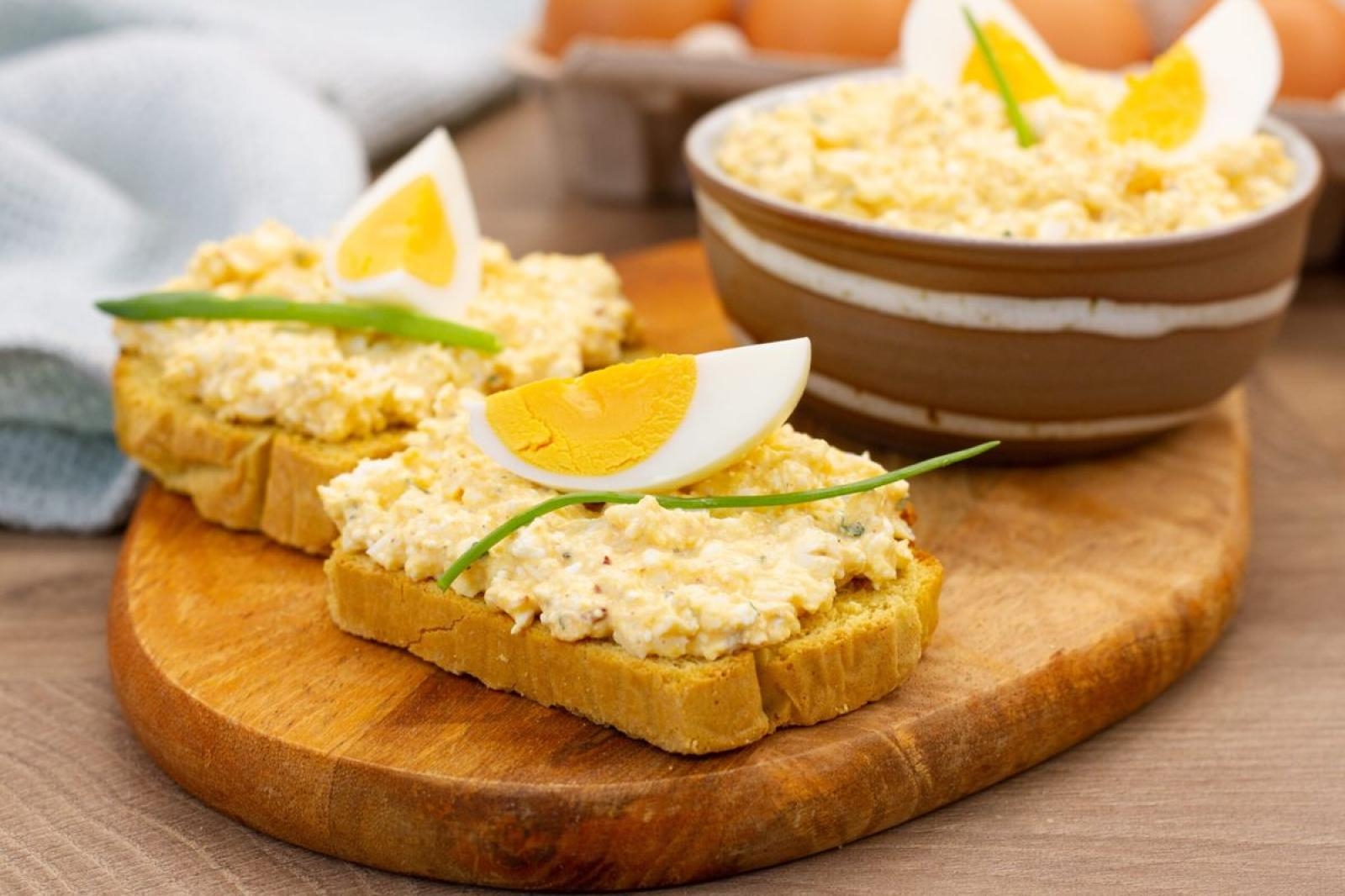 Pasta jajeczna z fetą