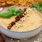 Hummus z suszonymi...