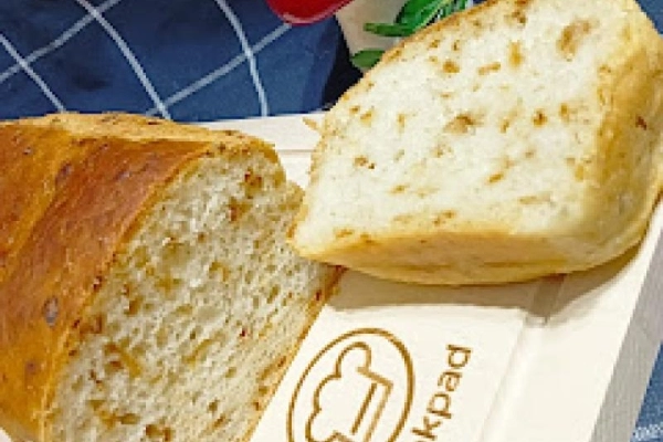 Chleb bez wyrabiania z cebulką prażoną