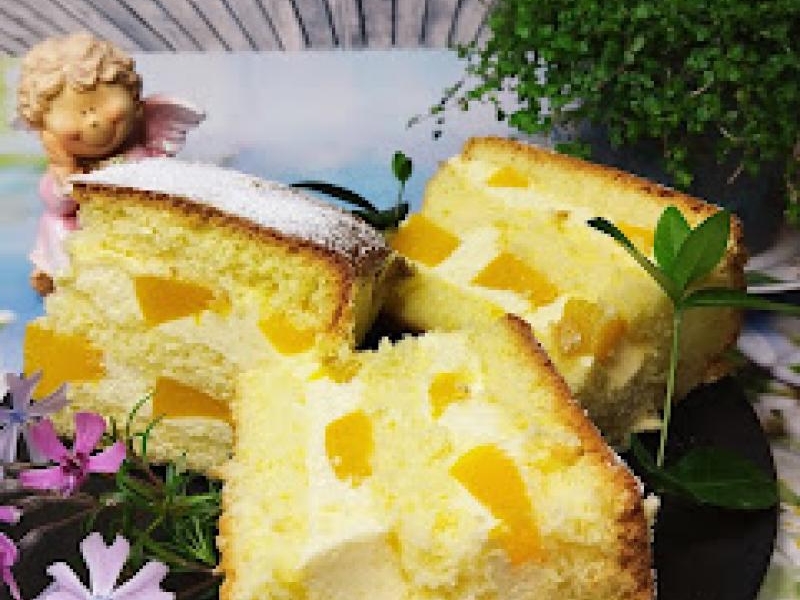 Duży biszkopt z 8 jaj bez proszku do pieczenia z masą budyniową z żółtkami i kaszą manną