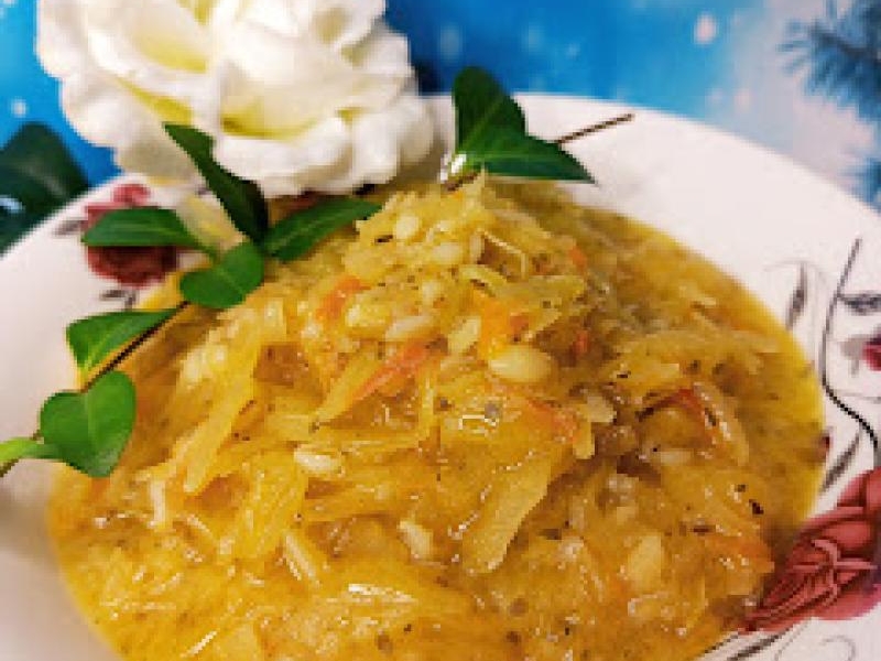 Kapusta kiszona na oleju z cebulką i kaszą pęczak