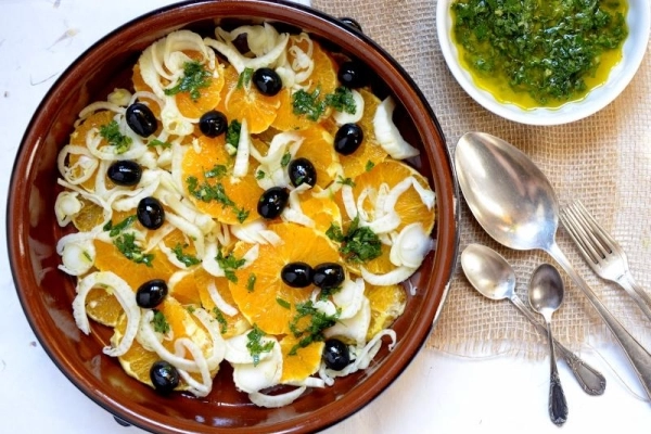 sycylijska sałata z pomarańczy, fenkuła i oliwek