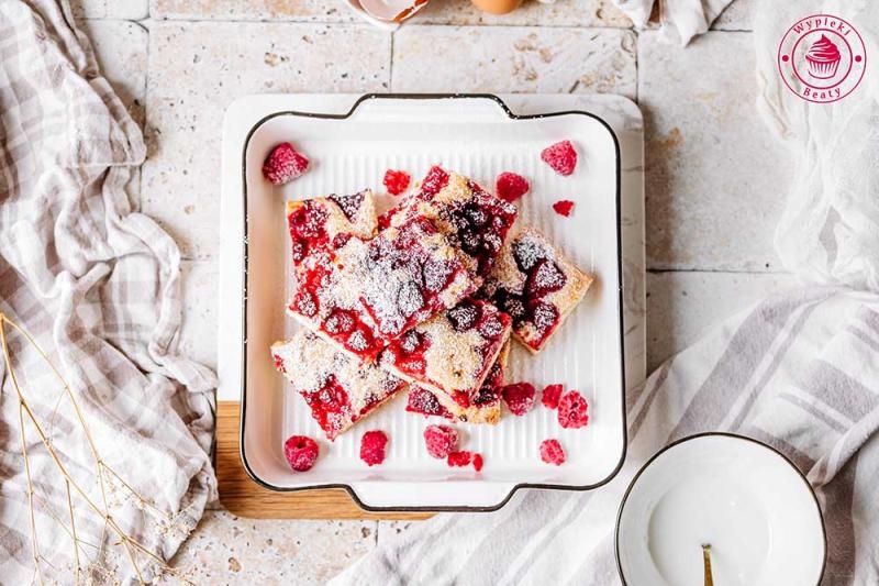 Ciasto blondie z malinami