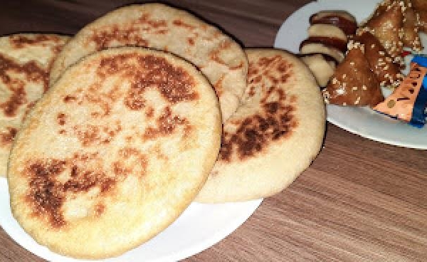 Bokhmir chlebek marokański z patelnii