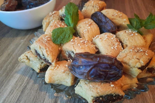 Makrout - marokańskie ciasteczka z semoliny i daktylami