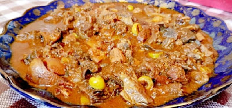 Tkalya – klasyczna marokańska potrawa z podrobów z kiszonymi cytrynami i oliwkami