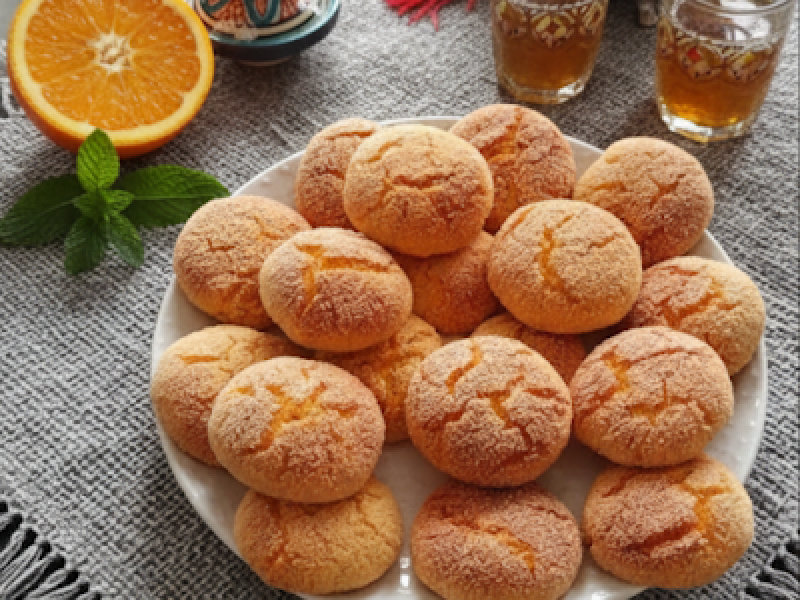 Ghriba - marokańskie ciasteczka o smaku pomarańczy i kokosa