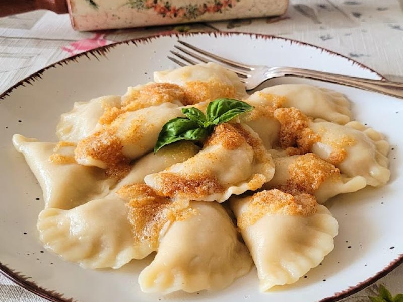 Pierogi z mięsem drobiowym z rosołu