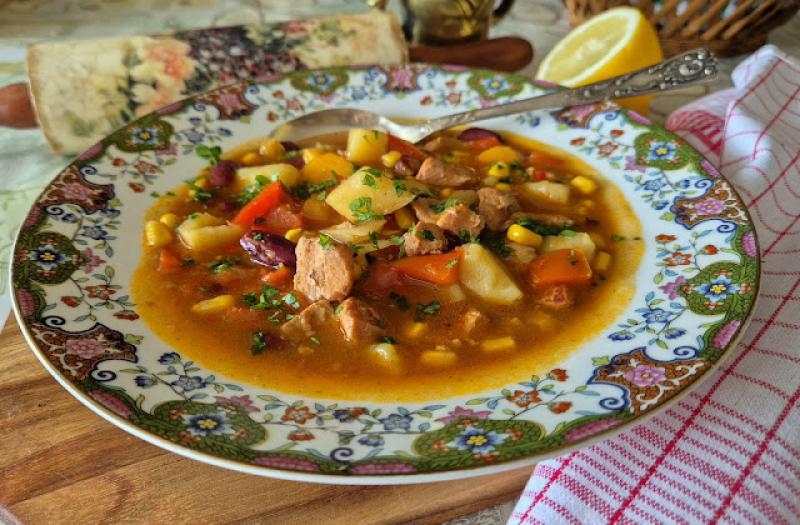 Zupa meksykańska gulaszowa
