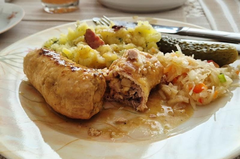 Roladki schabowe nadziewane serem i warzywami